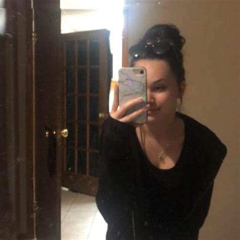 aneska lenardon instagram.